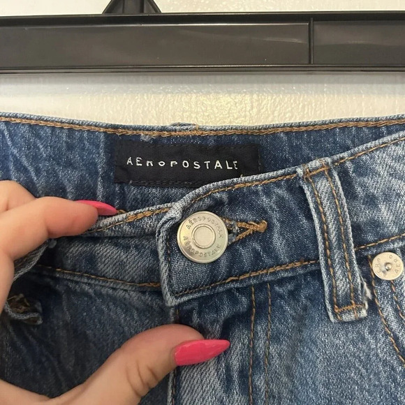 Aeropostale Women's Distressed Ripped Mom Jeans Size 4 - Picture 5 of 9